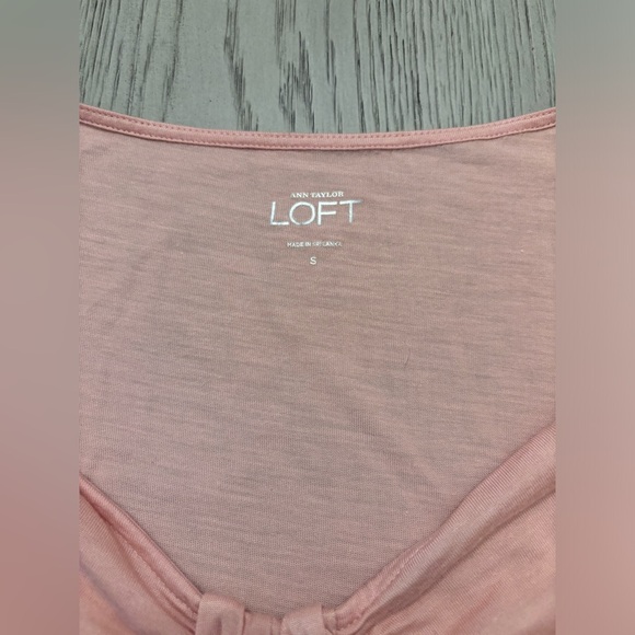 LOFT Lightweight Tee In Blush With Elastic At The Bottom Size S - Picture 3 of 6